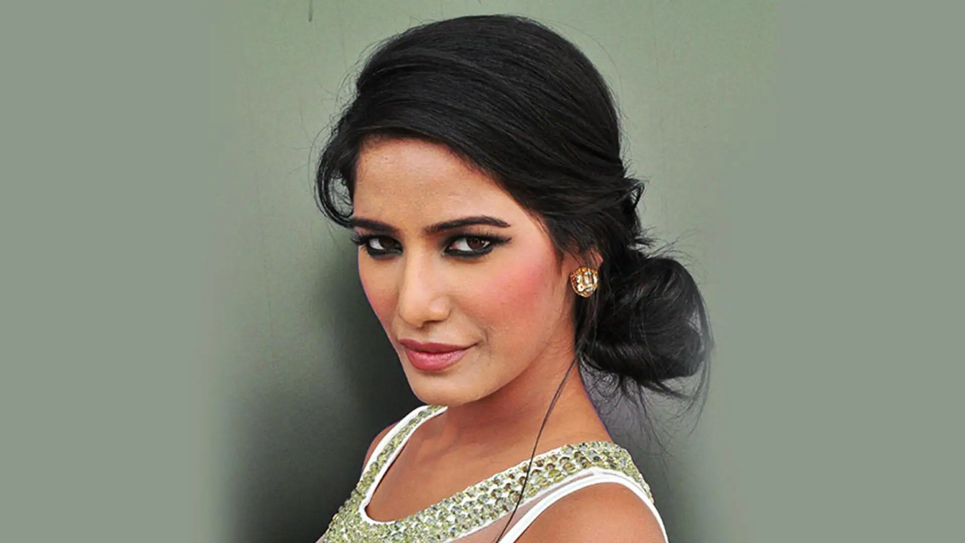 Read more about the article Poonam Pandey